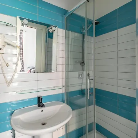 Colosseo Con Il Cuore Club 招待所 4*